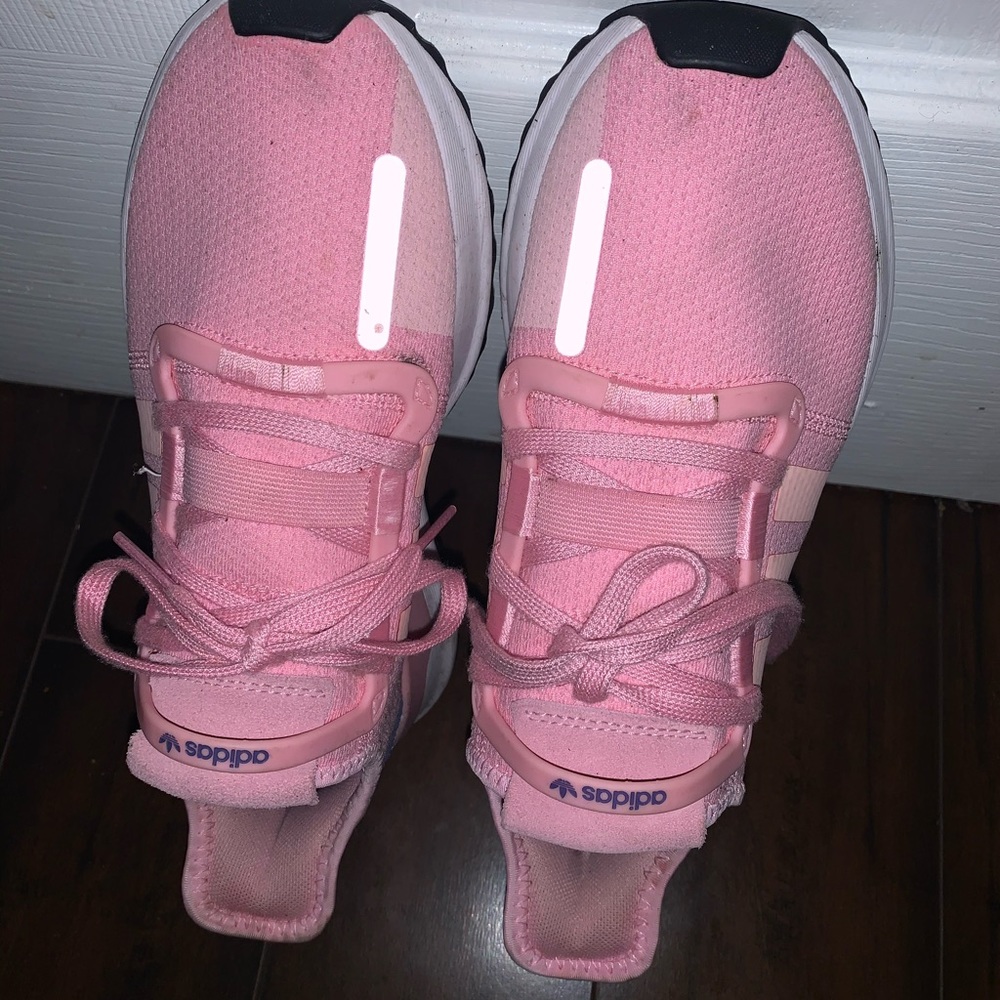 Pink adidas ! - Picture 2 of 5